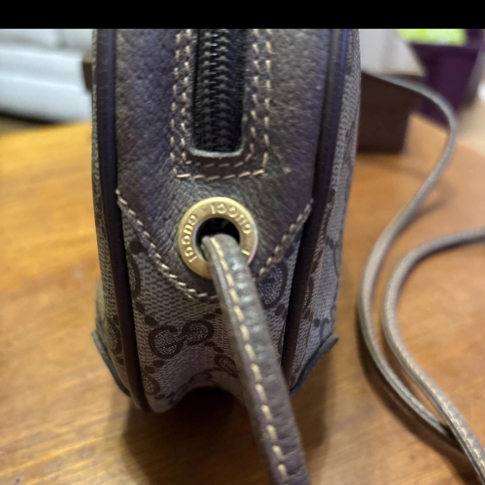 AUTHENTIC VINTAGE Gucci Beige and Brown Monogram Bag - Picture 7 of 10